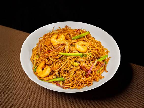 Fried noodles with seafood / 海鲜炒面